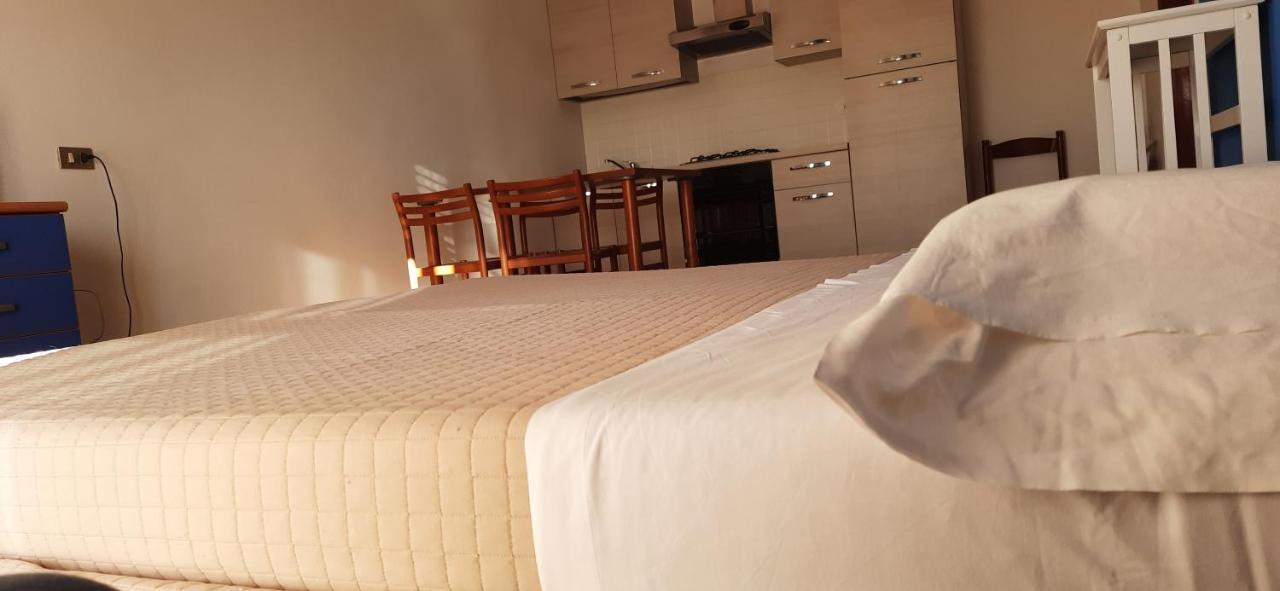 Bike And Breakfast Apartments Pietra Ligure Exterior photo