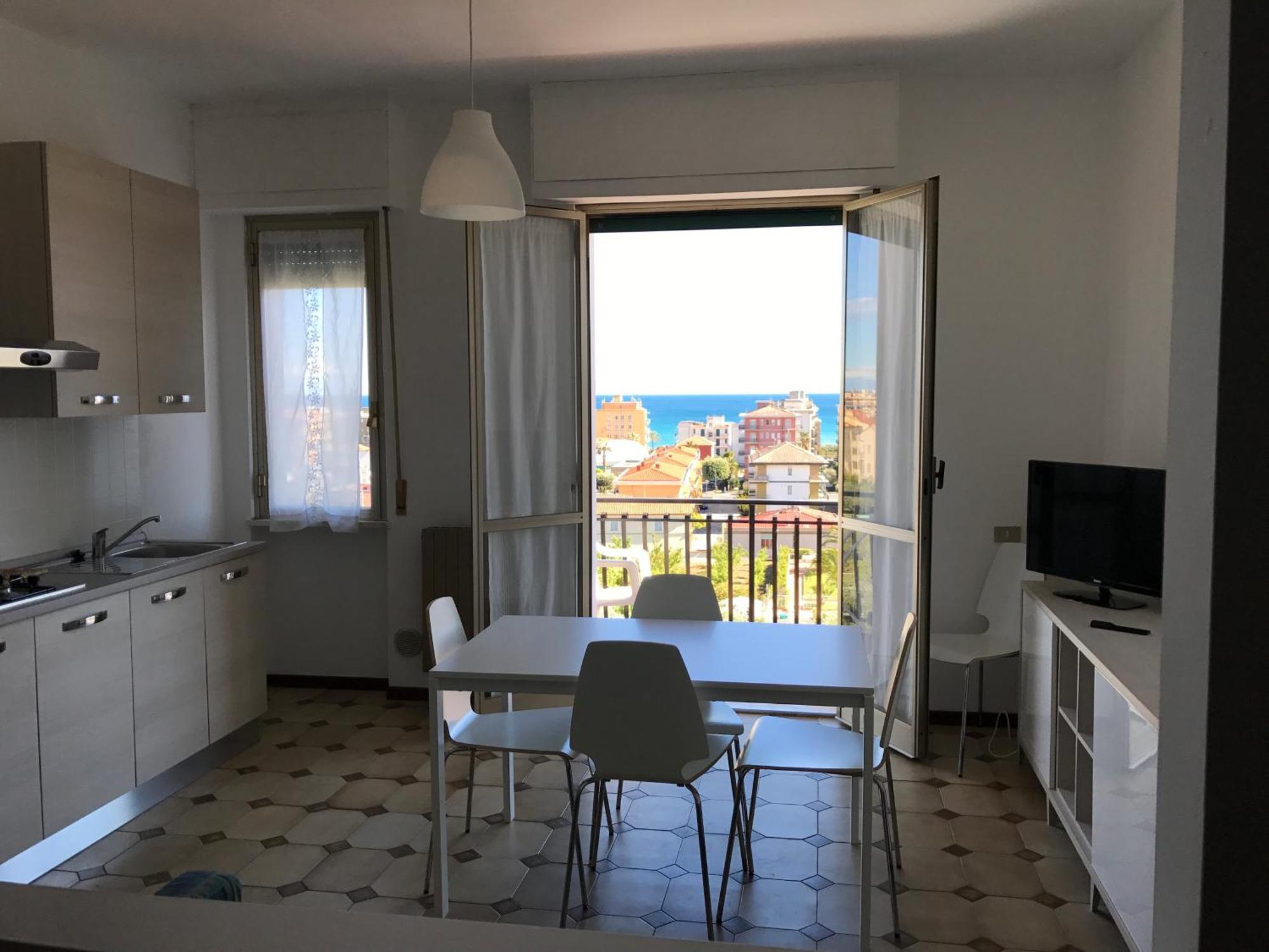 Bike And Breakfast Apartments Pietra Ligure Exterior photo